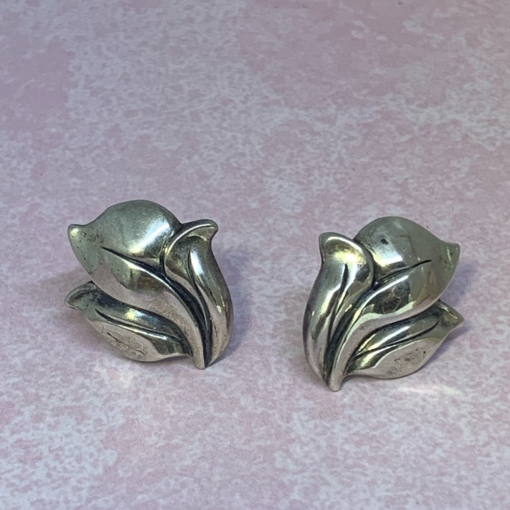 Vintage screw back earrings